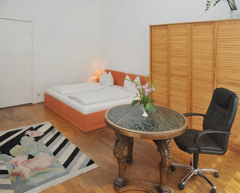 Pension Brinn Berlin